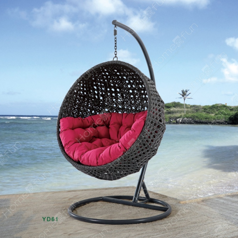 In moderno stile interno altalene appese la sedia dell\'uovo altalene all\'aperto patio intrecciato dell\'altalena del rattan del giardino