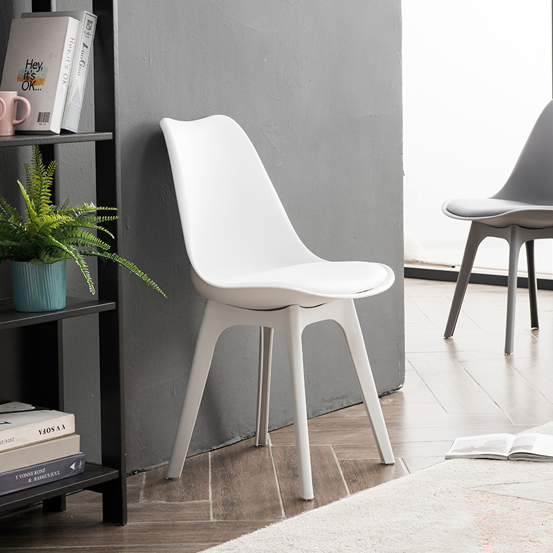 Sedie impilabili di stile nordico PP per banchetto Hot Sale Cafe Chairs